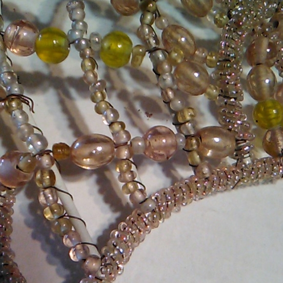 Beautiful Glass beaded Fan Style hook - Picture 6 of 8